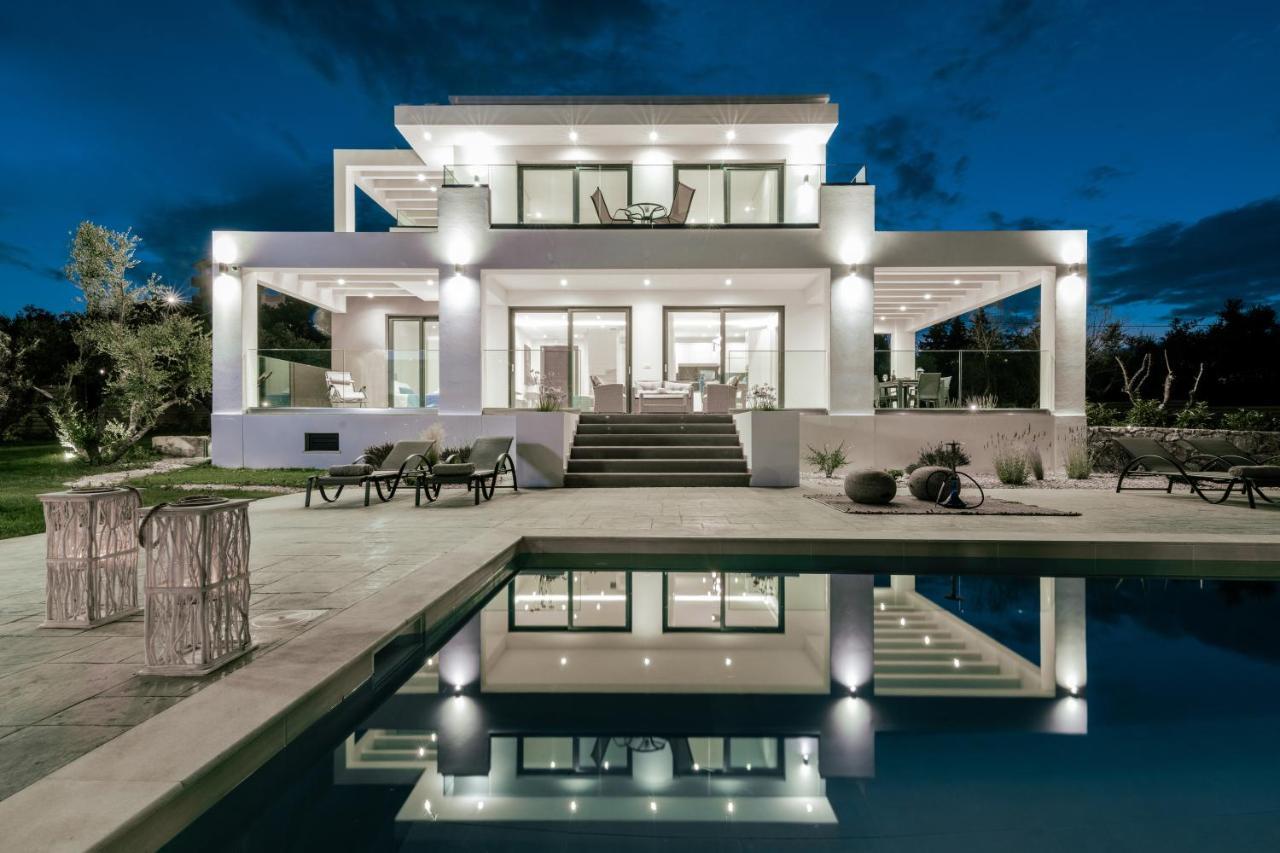 Valentino Luxury Villa Plános 外观 照片